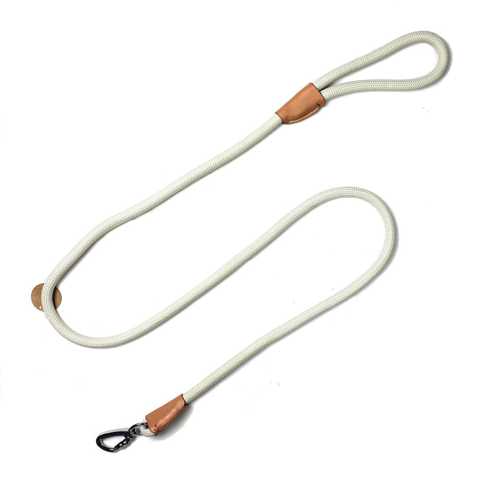 Adjustable braided nylon pet leash suitable for small dogs